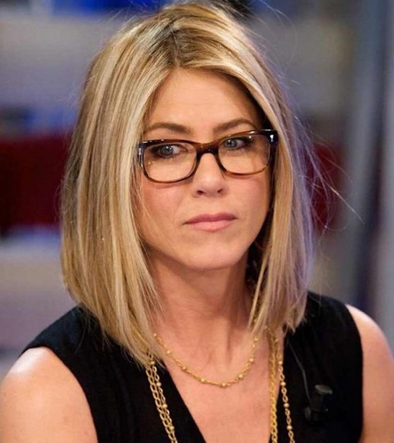 frisuren ab 50 mit brille jennifer aniston mittellanger bob