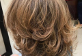 Stufige, fransige Frisuren für Frauen ab 50, die jünger machen – das Beste für Sie!