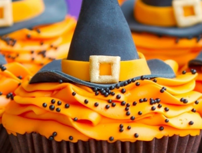 halloween rezepte herzhaft die besten halloween torte selber machen cupcakes halloween orange mit hexenhut