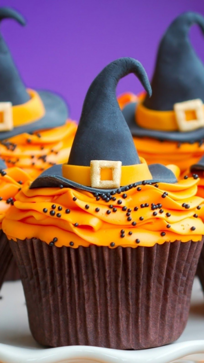 halloween rezepte herzhaft die besten halloween torte selber machen cupcakes halloween orange mit hexenhut