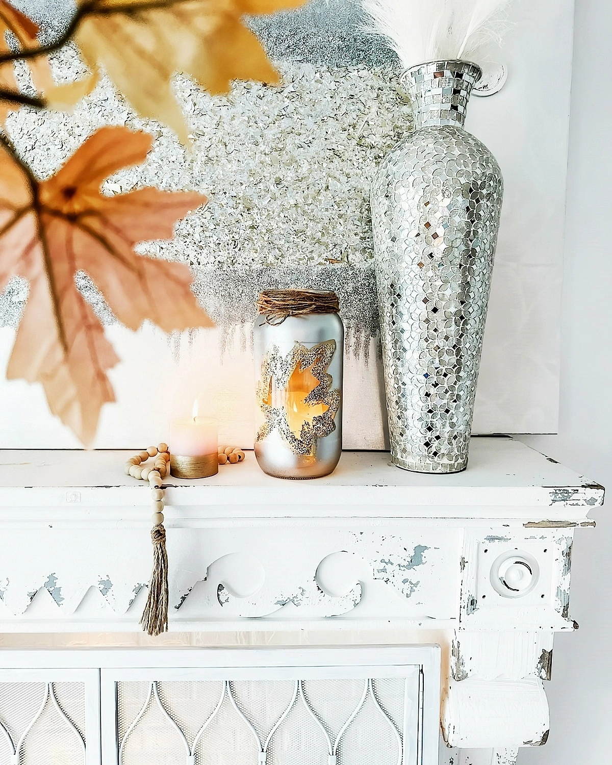 herbstblaetter basteln windlicht aus einmachglas dekoriert mit silberner farbe twinbirdies