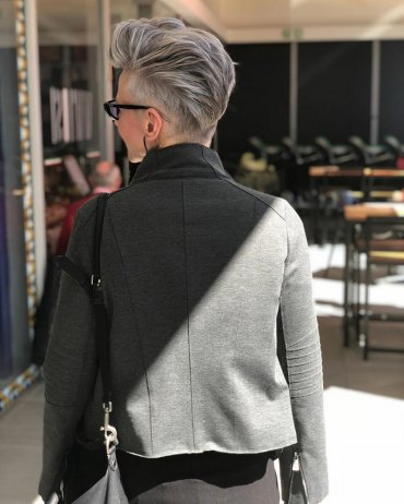 kurzhaarfrisuren graue haare inspo pixie schnitt für ältere damen