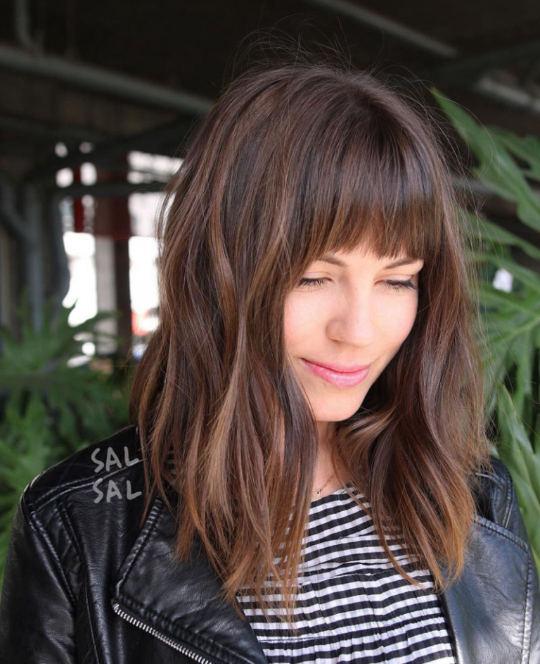 Schulterlange Haare Mit Pony Und Stufen Schulterlange Haare mit Pony – Stylische Inspiration