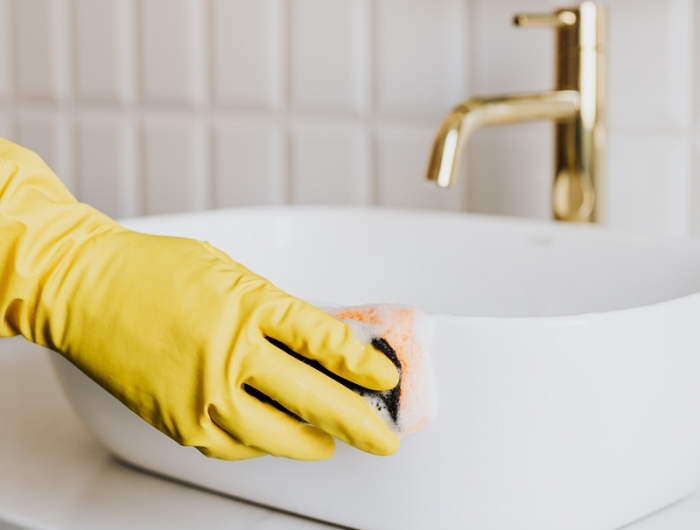 urinstein entfernen hausmittel waschbecken reinigen mit zitronensäure