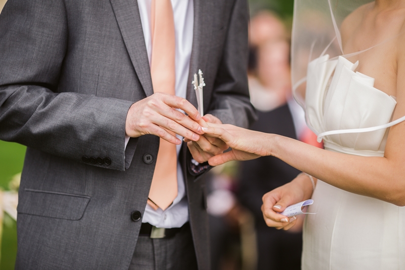 verlobungsring welche hand hochzeitstag heiraten wichtige infos