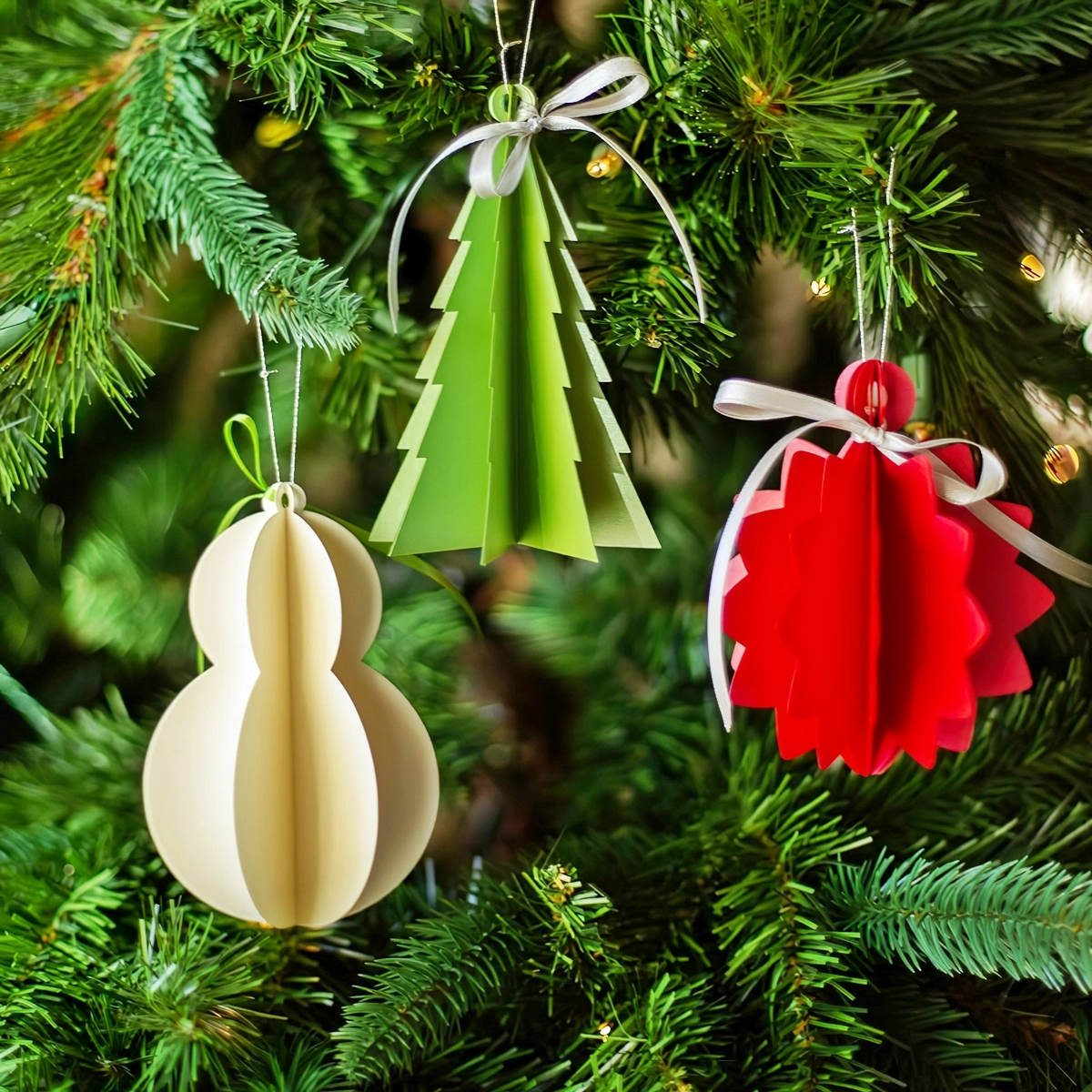 weihnachtsbaum deko basteln aus papier papierornamente 3d anleitung 