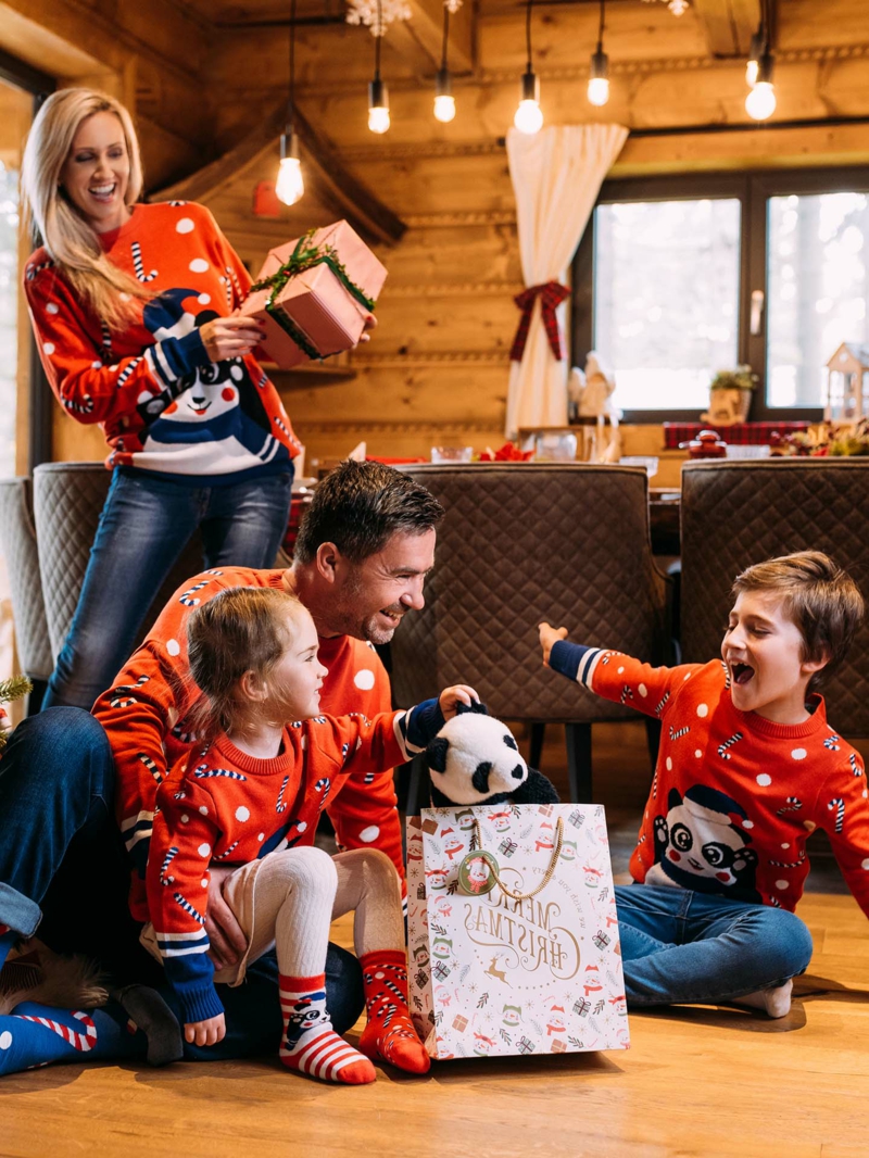 2 familie rote pullover kreative geschenkideen weihnachten inspo