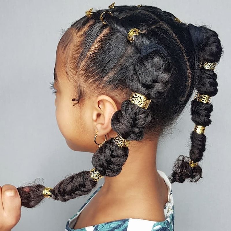 afrikanische haare locken arten frisuren für afro haare mädchen kleines mädchen hinterkopf zwei große schwänze bubble braids