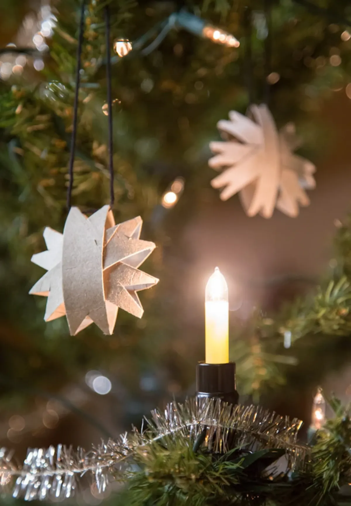 christbaumschmuck basteln mit kindern sterne aus klorollen