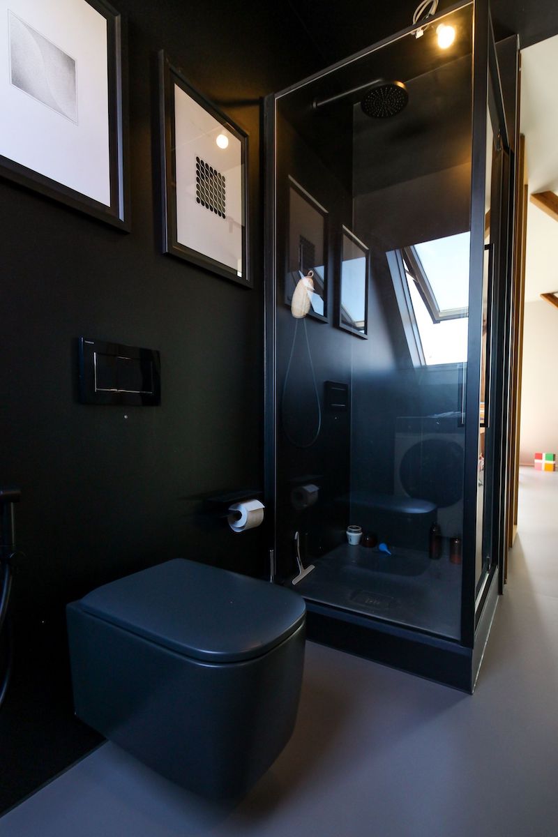 dunkles wc modern schwarzes toilettenbecken