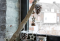 Fensterbank weihnachtlich dekorieren - spüren Sie die Magie von Weihnachten