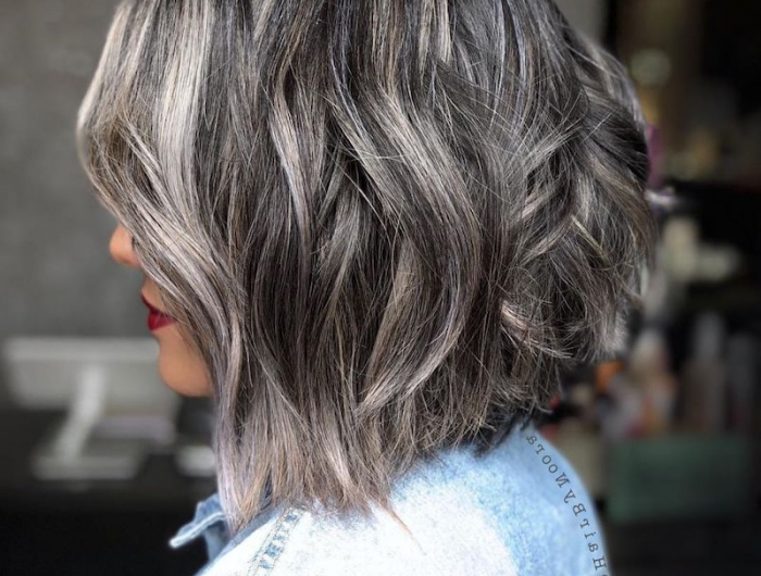 graue haarfarbe graue strähnen in braune haren kann man in grauen haaren strähnen machen
