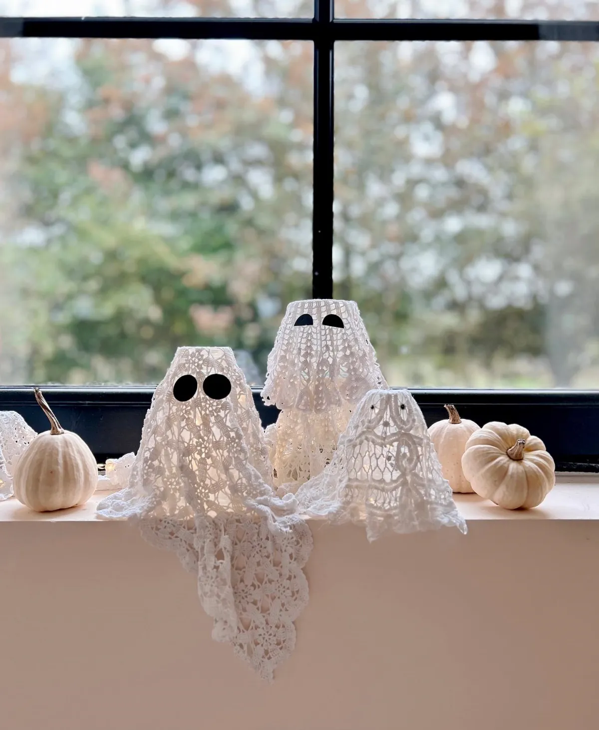 kreative halloween deko diy gespenster aus spitze