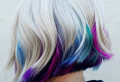 Untere Haare färben – Der Peek-a-Boo-Look liegt voll im Trend