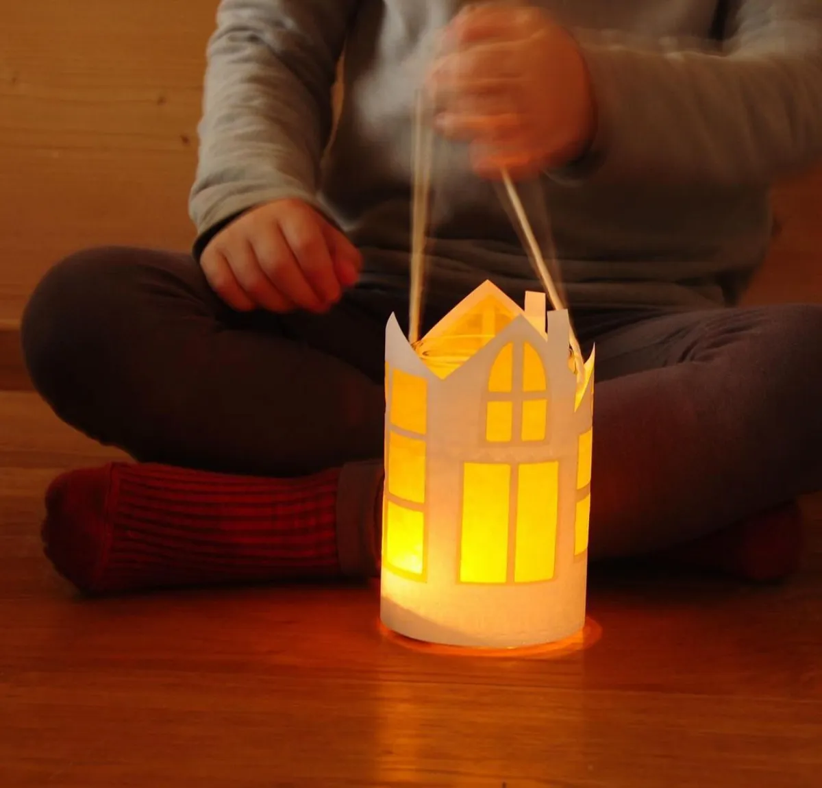 teelichtern aus papier mit kindern basteln haus design