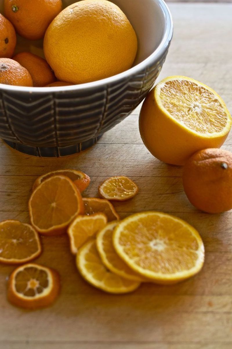 trockenblumen für adventskranz adventskranz bestellen trockene orangenscheiben