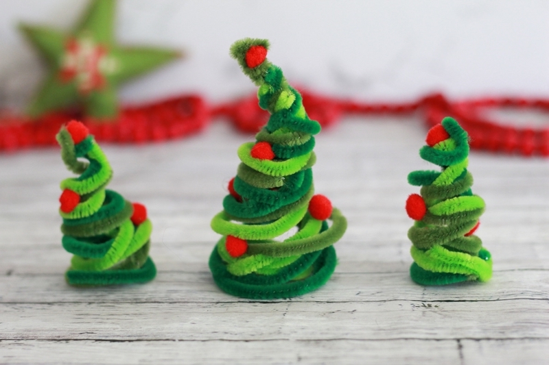 weihnachten kinder basteln weihanchtsbaum selber machen aus pfeifenreinigern
