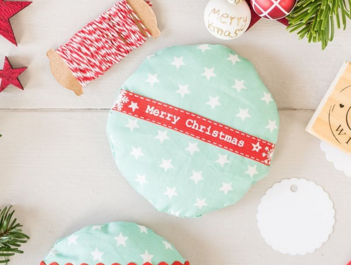 weihnachtsgeschenke eltern familien geschenke selber machen coole bastelideen hellblaue handwärmer klein