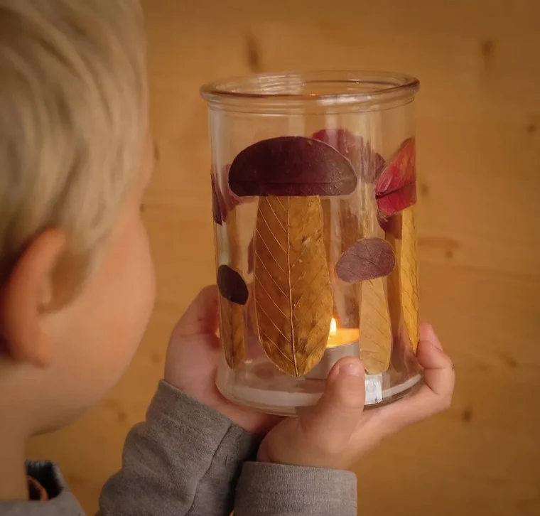 windlicht mit herbstblättern selber machen idee für kinder