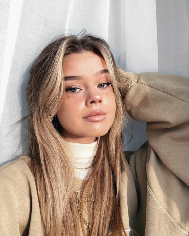 Moderne Ideen für Curtain Bangs für glatte Haare