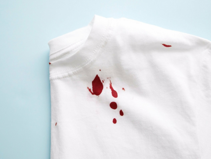5 weißes t shirt mit roter flecke fleckenentferner für stoffe