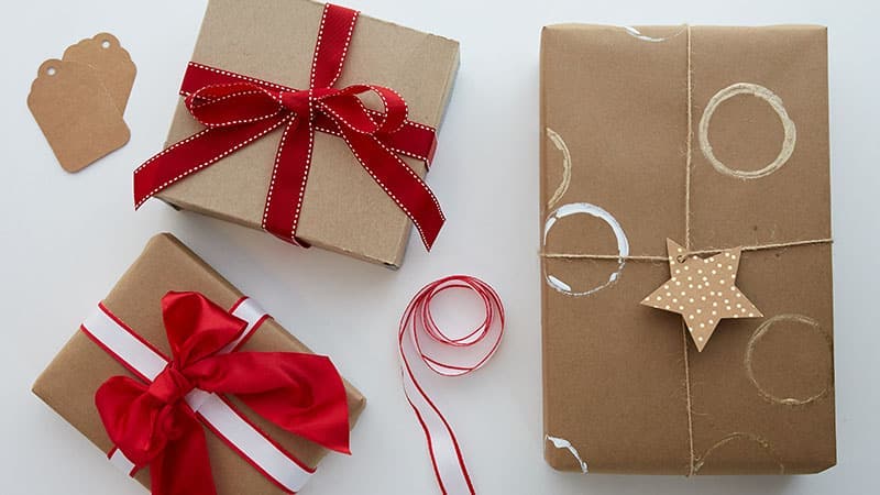 aktuelle shritts wie wird man geschenke verpacken für weihnachten ideen
