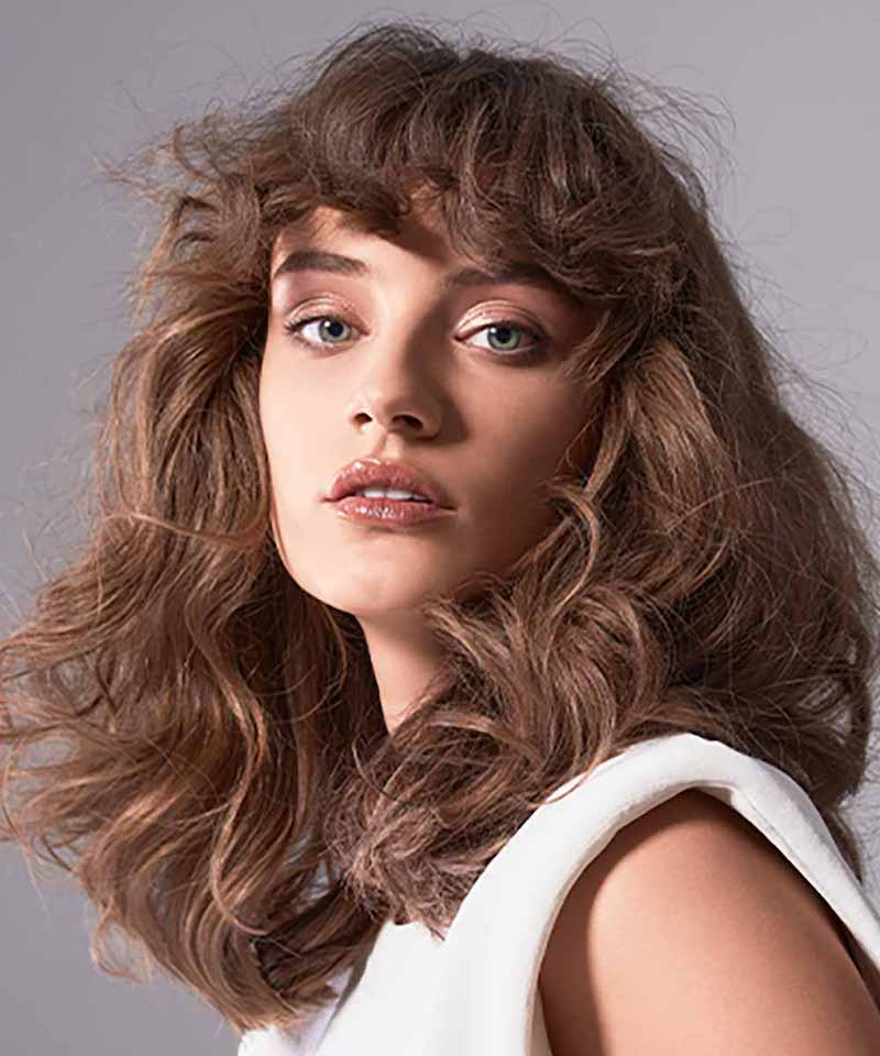 frisuren die halblang gestuft sind model mädchen mit haare