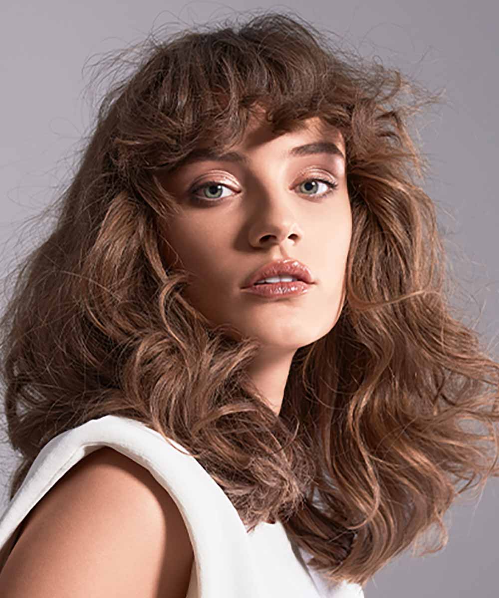 frisuren die halblang gestuft sind model mädchen mit haare