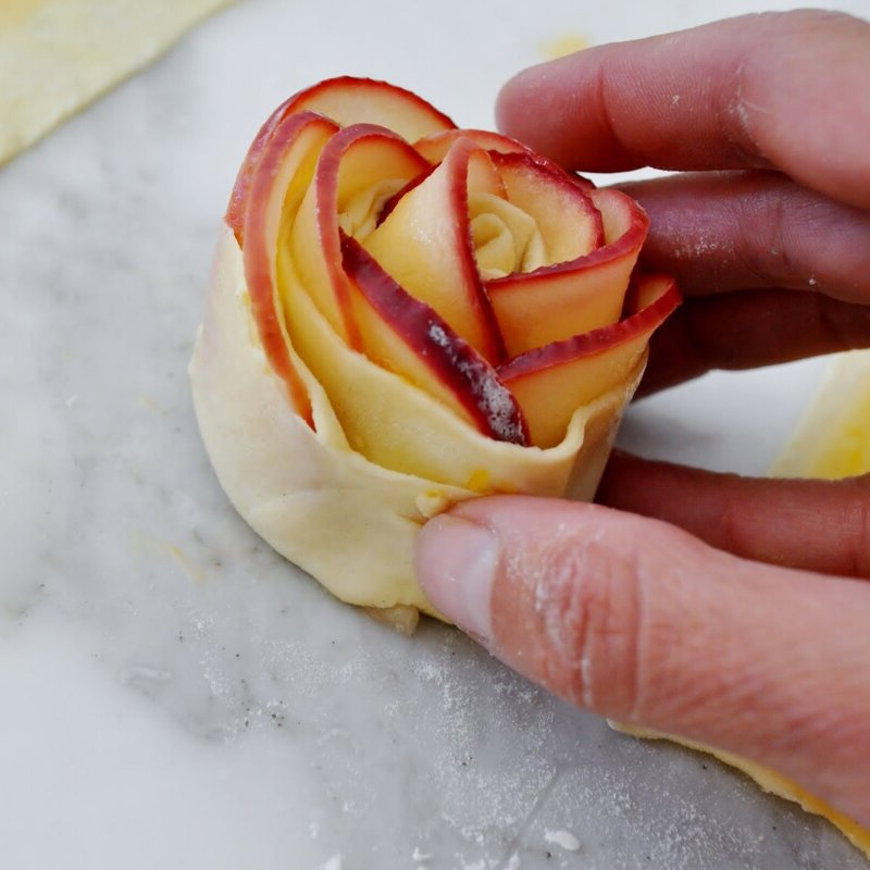 apfeltaschen rezept aus rosen aus blätterteig selber zubereiten.jpg