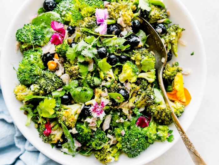 detox rezepte gesunder salat mit brokkoli und vielen vitaminen