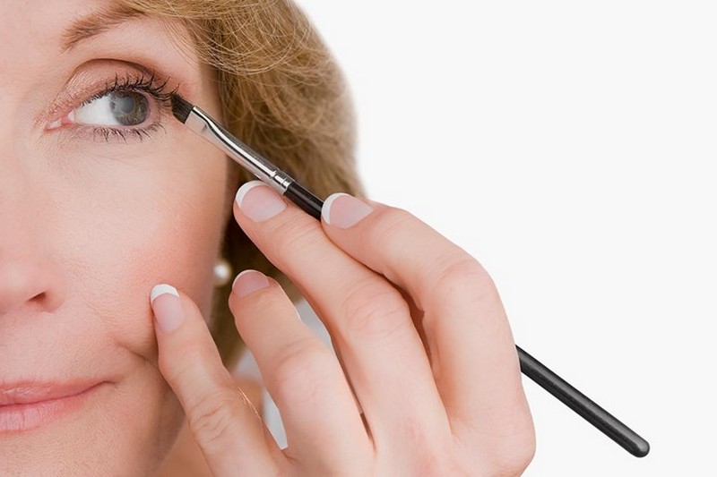 eyeliner richtig auftragenwo benutzt man kajalstift lidstrich über 50