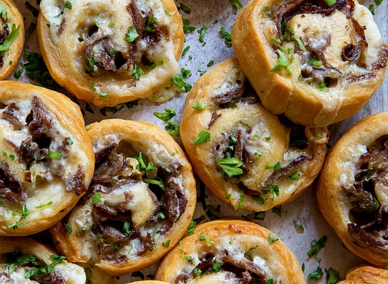 fingerfood ideen herzhafte snacks zum vorbereiten cheesesteak pinwheels