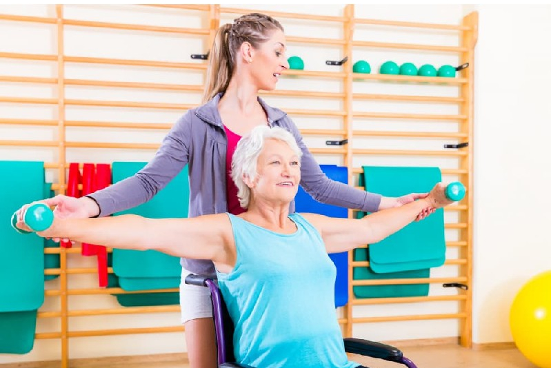gymnastik übungen für senioren für zuhause interessant und fit bleiben.jpg
