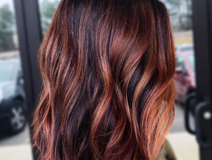 kastanienbraun haarfarbe mit rötlichen highlights