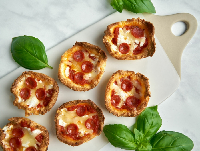 kleine pizzen party snacks selber zubereiten leckere ideen