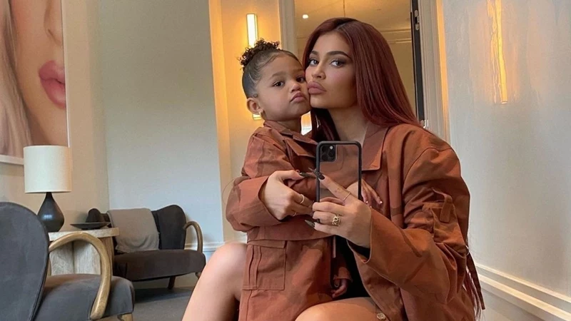 kylie jenner insta baby kind promis mit vielen followern