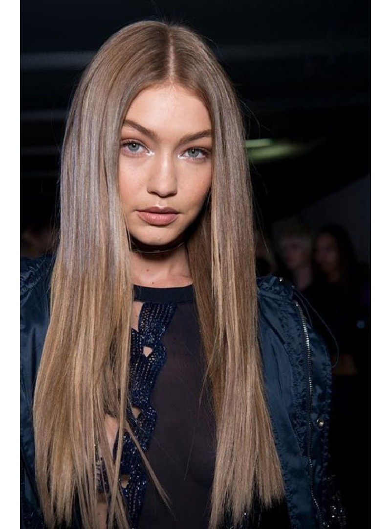 model mit aschbraun haarfarbe selber färben neue idee für dieses jahr.jpg