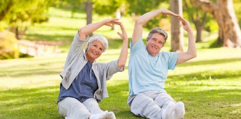 muskelaufbau senioren übungen sehr wichtig für die gesundheit und fit bleiben zusammen ohne stress.jpg