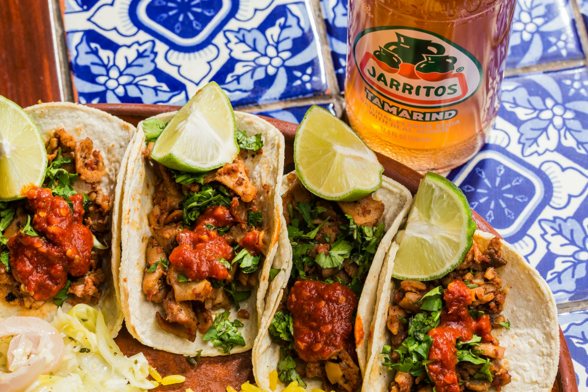 unsplash tacos mit mexikanischem bier