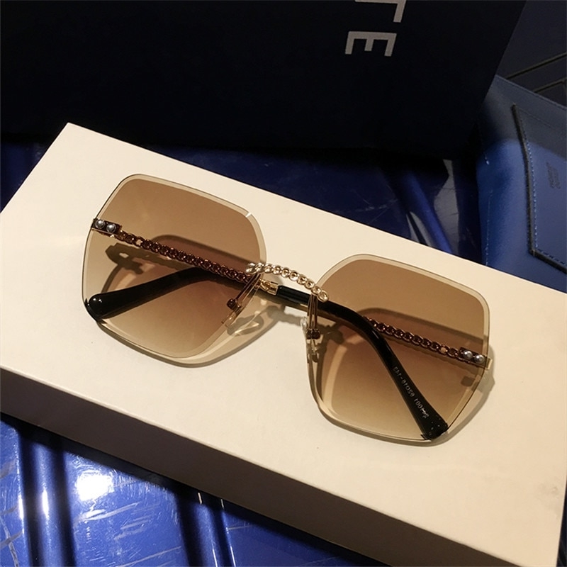 valentinstag geschenk frau moderne sonnenbrille groß rund