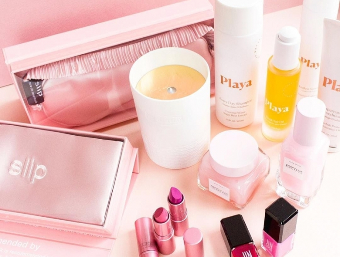 valentinstag geschenk für frauen kosmetische produkte lippenstifte duftkerzen parfüme