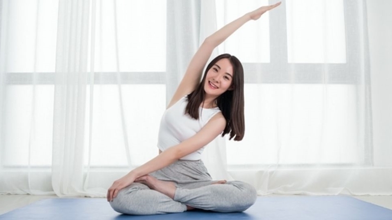 was kann man während corona machen yoga zuhause stretching