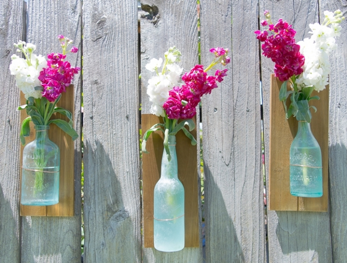 zaundeko ideen vasen aus glsflaschen garten mit alten sachen dekorieren