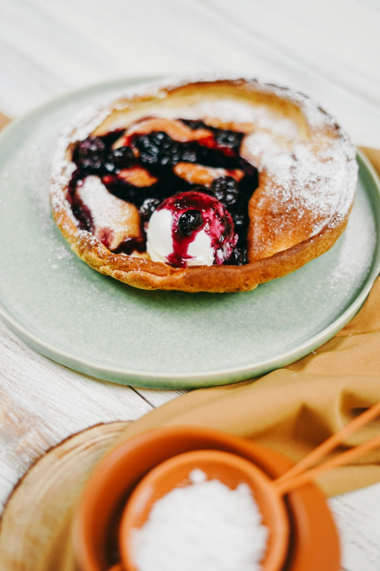 Leckere holländische Pfannkuchen mit Blaubeeren selber machen