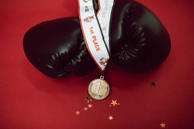 so bewahren sie pokale medaillen und urkunden richtig auf medaille