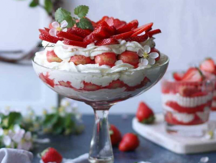 erdbeer dessert mit mascarpone im glas leicht zu machen auch zu hause.jpg