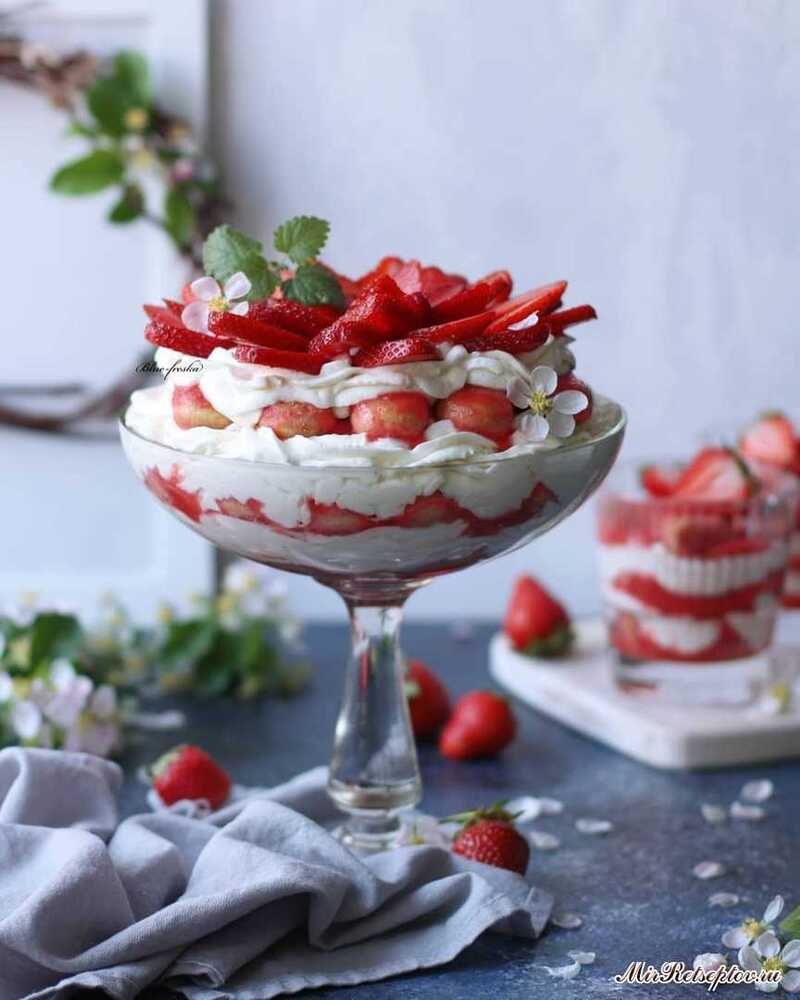 erdbeer dessert mit mascarpone im glas leicht zu machen auch zu hause.jpg