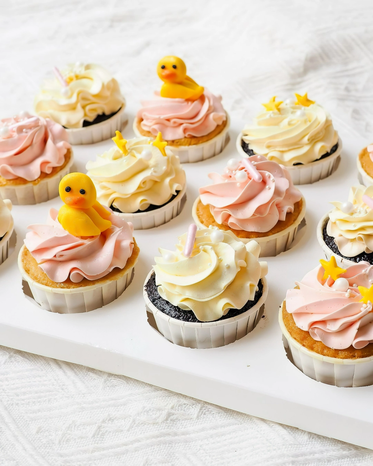 essen zum kindergeburtstag einfaches fingerdoos leckere muffins mit buttercreme buttercake factory