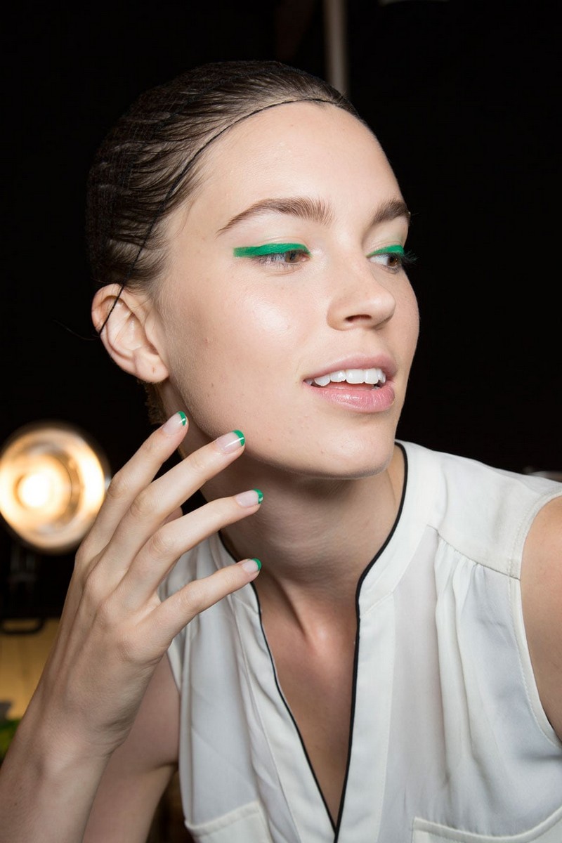 gelnägel ideen fingernägel design french nails in grün grüne eyelinie