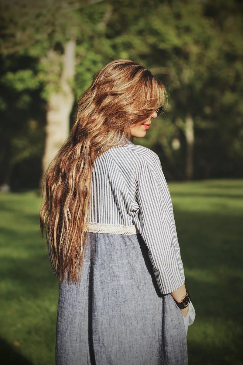 haarschnitt lange haare getufte haare karamell